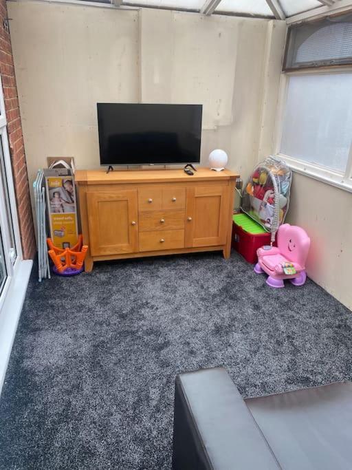 Luxurious Detached Bungalow バットレイ エクステリア 写真
