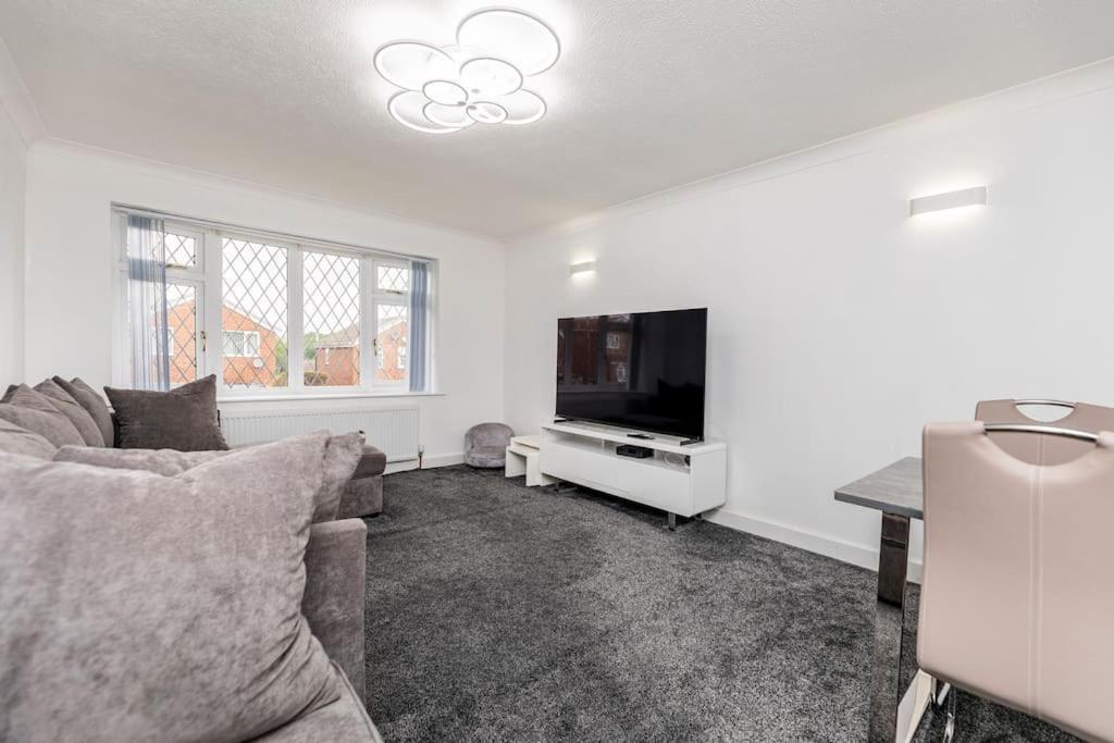 Luxurious Detached Bungalow バットレイ エクステリア 写真
