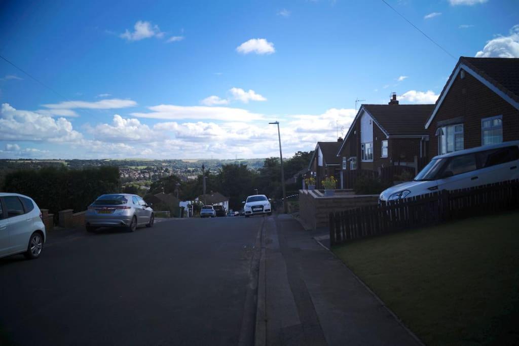 Luxurious Detached Bungalow バットレイ エクステリア 写真